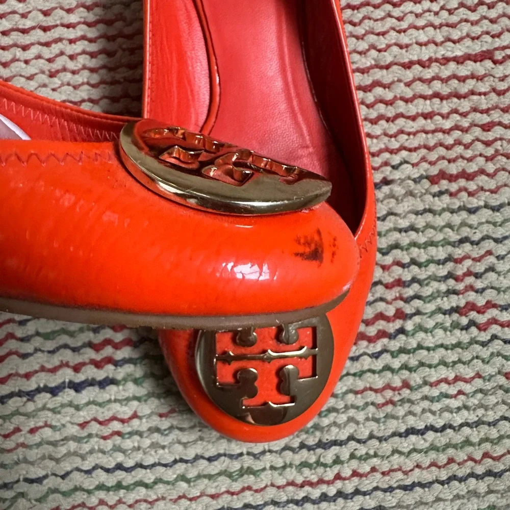 Tory Burch Reva Flats Orange Patent - Picture 4 of 6